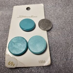 Vintage Streamline Aqua Turquoise Plastic Buttons 1 1/8” On Original Card MC